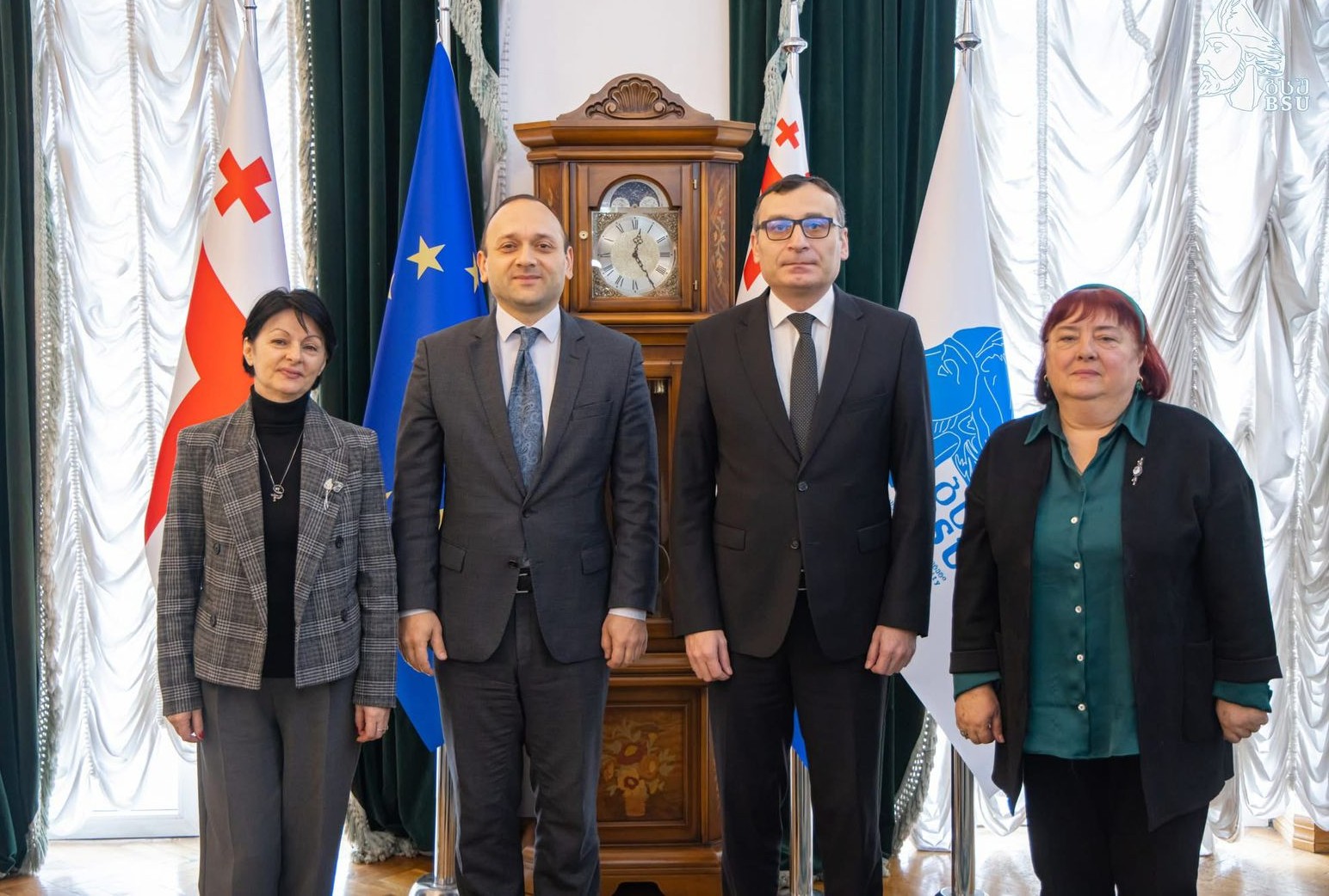 21.02.2025-ci il tarixdə, Baş Konsulluğun təşəbbüsü ilə Şota Rustaveli adına Batumi Dövlət Universitetinin rektoru Tite Aroşidze, prorektoru Tamar Siradze və Beynəlxalq əlaqələr şöbəsinin rəisi Marine Giorgadze ilə baş konsul Fuad Əzizov arasında Universitetinin binasında görüş keçirilmişdir. Xeber basligi